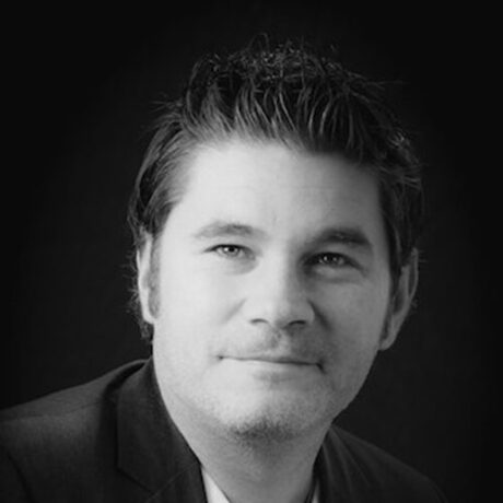 mikael mikael-acentertop.jpg
